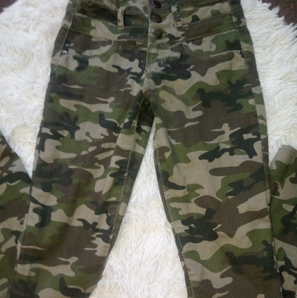 Camo pants